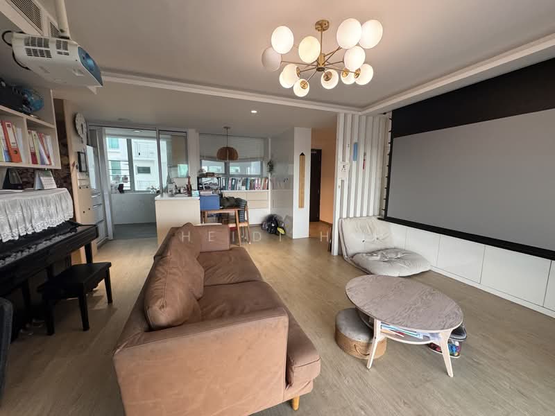 273B Bishan Street 24, 273B Bishan Street 24, 3 Bedrooms, 1,292 sqft, HDB Flat For Sale, by Heidi Ho, 500130513 - Living Room - PropertyGuru.com.sg