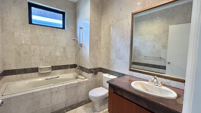 GCB at Peirce Hill (Dempsey Area), Peirce Hill, 6 Bedrooms, 8,192 sqft, Good Class Bungalow For Rent, by Jac Ong, 500130514 - Bathroom - PropertyGuru.com.sg