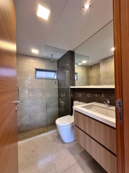 Woodhaven, 71 Woodgrove Avenue, 3 Bedrooms, 1,119 sqft, Condominium For Sale, by Khoo Maggie, 500130519 - Bathroom - PropertyGuru.com.sg