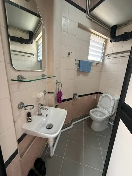 126 Geylang East Avenue 1, 126 Geylang East Avenue 1, Room Rental, 130 sqft, HDB Flat For Rent, by Alvin Lim, 500130525 - Bathroom - PropertyGuru.com.sg