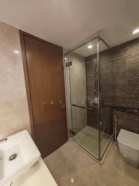 Greenwood Mews, 271 Greenwood Avenue, 5 Bedrooms, 3,100 sqft, Cluster House For Sale, by Jay Lee, 500130530 - Bathroom - PropertyGuru.com.sg