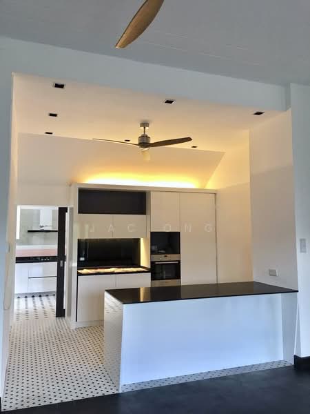 Colonnial Style GCB at Caldecott Hill Estate, Olive Road, 6 Bedrooms, 9,000 sqft, Good Class Bungalow For Rent, by Jac Ong, 500130542 - Kitchen - PropertyGuru.com.sg