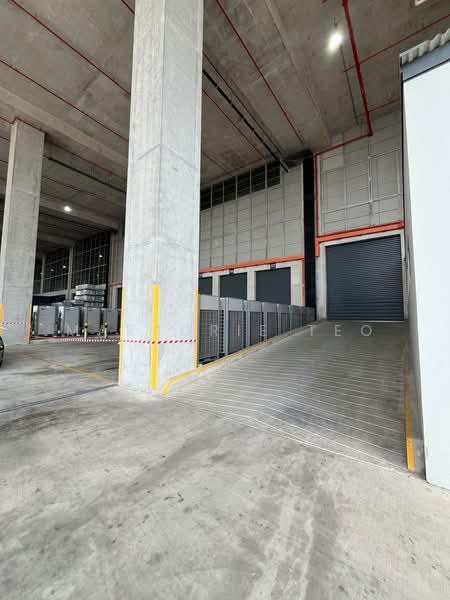 Benoi' 48,000sf B2 Aircon Warehouse with 6 x 40ft Containers loading bays Immediate, , 48,000 sqft, Warehouse For Rent, by Marjorie Teo, 500130547 - Exterior - CommercialGuru.com.sg