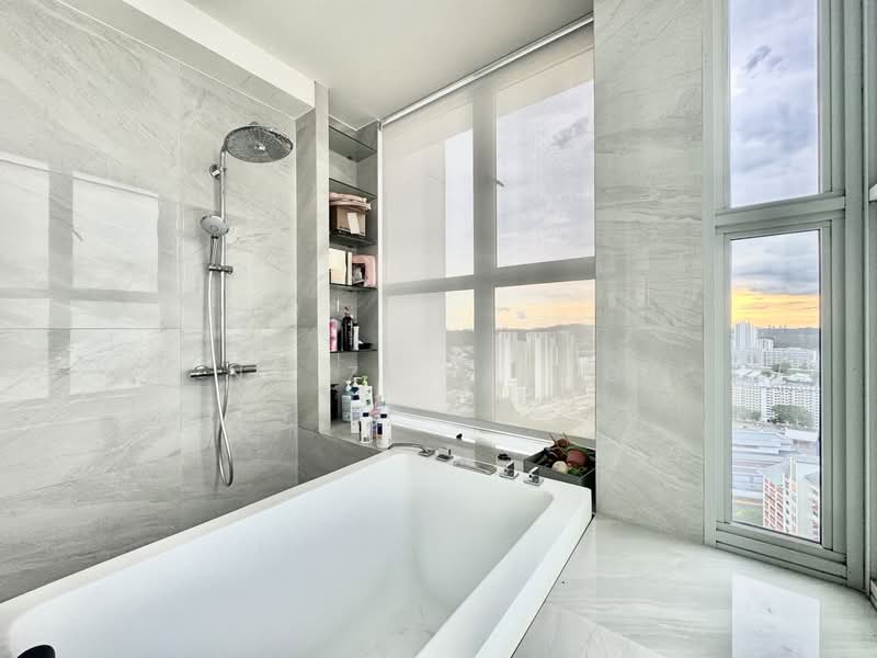 273B Bishan Street 24, 273B Bishan Street 24, 3 Bedrooms, 1,292 sqft, HDB Flat For Sale, by Ng Zi Liang, 500130552 - Bathroom - PropertyGuru.com.sg