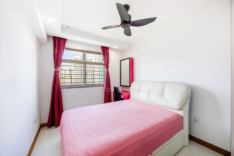 815A Choa Chu Kang Avenue 7, 815A Choa Chu Kang Avenue 7, 3 Bedrooms, 1,001 sqft, HDB Flat For Sale, by Desmond Ho, 500130557 - Common Bedroom 1 - PropertyGuru.com.sg