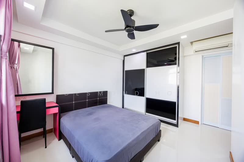 815A Choa Chu Kang Avenue 7, 815A Choa Chu Kang Avenue 7, 3 Bedrooms, 1,001 sqft, HDB Flat For Sale, by Desmond Ho, 500130557 - Master Bedroom - PropertyGuru.com.sg