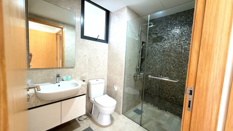 La Fiesta, 52 Sengkang Square, 3 Bedrooms, 893 sqft, Condominium For Sale, by Grady Chew, 500130561 - Bathroom - PropertyGuru.com.sg