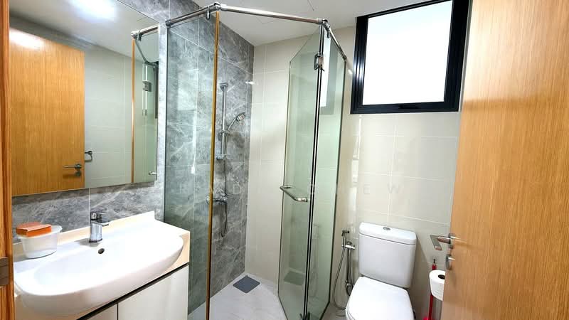 La Fiesta, 52 Sengkang Square, 3 Bedrooms, 893 sqft, Condominium For Sale, by Grady Chew, 500130561 - Bathroom - PropertyGuru.com.sg