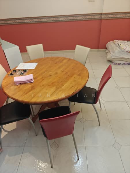 Orchid Park Condominium, 81 Yishun Street 81, 3 Bedrooms, 1,249 sqft, Condominium For Sale, by Tania Tan, 500130564 - Dining Room - PropertyGuru.com.sg