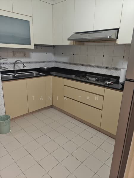 Orchid Park Condominium, 81 Yishun Street 81, 3 Bedrooms, 1,249 sqft, Condominium For Sale, by Tania Tan, 500130564 - Kitchen - PropertyGuru.com.sg