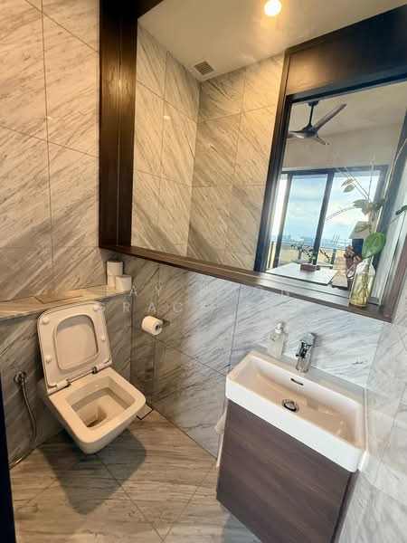 Sky Everton, 50 Everton Road, 4 Bedrooms, 1,345 sqft, Condominium For Sale, by Lay Hoon Grace Ser, 500130566 - Powder Room  - PropertyGuru.com.sg