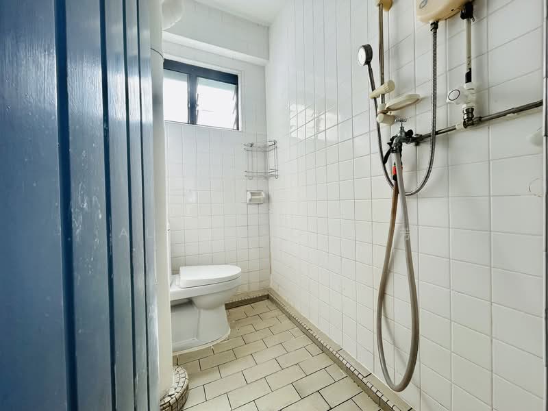 662 Yishun Avenue 4, 662 Yishun Avenue 4, 3 Bedrooms, 1,119 sqft, HDB Flat For Sale, by Alice Ng 黄素芳, 500130567 - Bathroom - PropertyGuru.com.sg