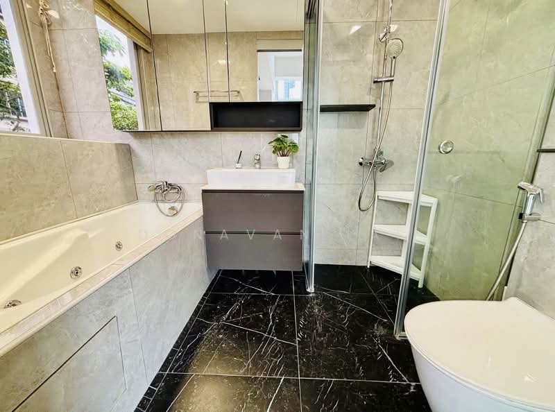 Balmoral Heights, 8 Balmoral Crescent, Room Rental, 200 sqft, Apartment For Rent, by Donavan Lai, 500130574 - Bathroom - PropertyGuru.com.sg
