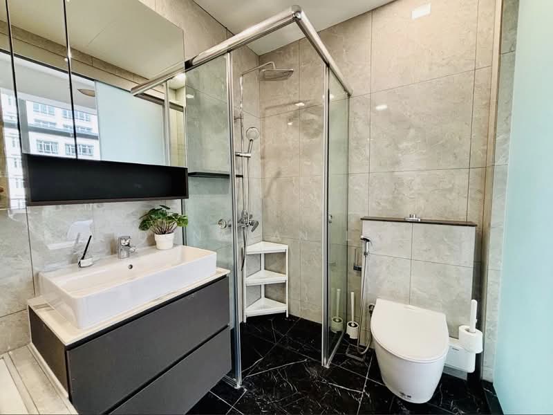 Balmoral Heights, 8 Balmoral Crescent, Room Rental, 200 sqft, Apartment For Rent, by Donavan Lai, 500130574 - Bathroom - PropertyGuru.com.sg