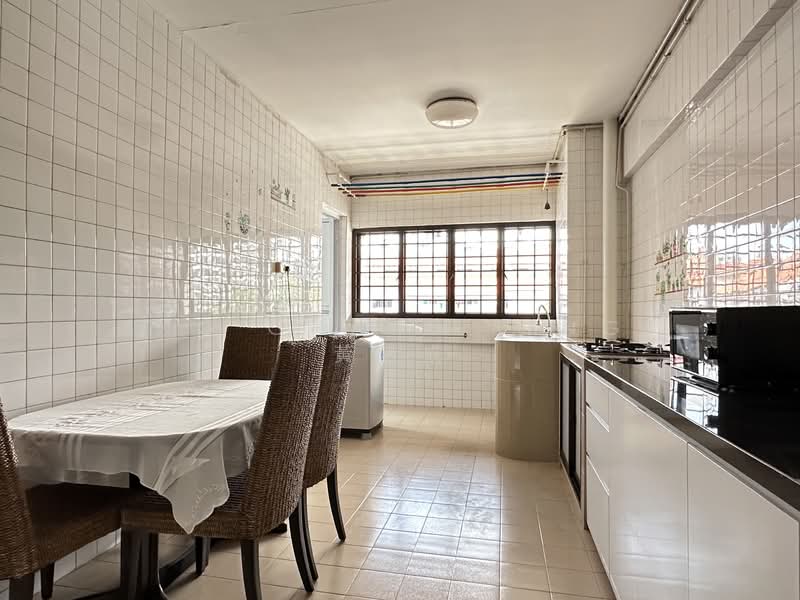 744 Bedok Reservoir Road, 744 Bedok Reservoir Road, 2 Bedrooms, 882 sqft, HDB Flat For Sale, by Ng Chwee Seng 黃水成, 500130577 - Kitchen - PropertyGuru.com.sg
