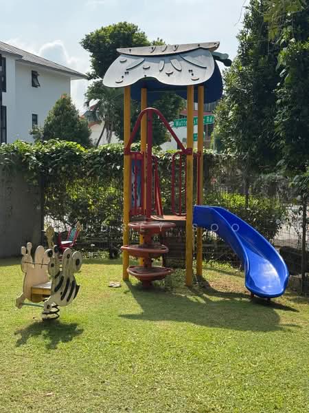 Exclusive Quiet Living Corner Terrace with Lift @ Watten Residences, Watten Rise / Watten Drive / Watten Estate / Watten House / Hillcrest, 5 Bedrooms, 4,940 sqft, Cluster House For Sale, by Audrey Soo, 500130579 - Playground  - PropertyGuru.com.sg