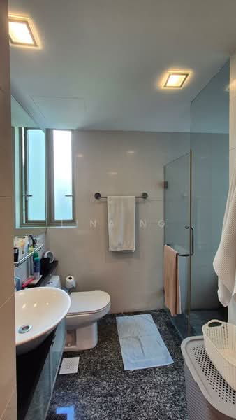 Casa Merah, 50 Tanah Merah Kechil Avenue, 3 Bedrooms, 1,346 sqft, Condominium For Sale, by Lina Ng, 500130593 - Bathroom - PropertyGuru.com.sg