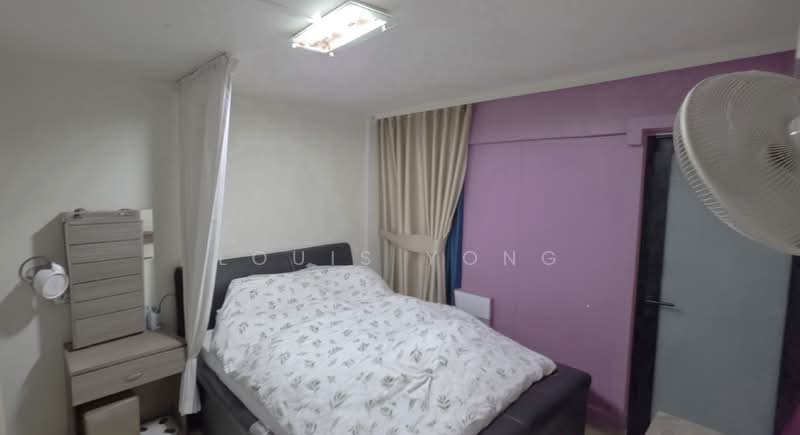 124 Yishun Street 11, 124 Yishun Street 11, 3 Bedrooms, 93 sqft, HDB Flat For Sale, by Louis Yong, 500130606 - master bedroom 2 - PropertyGuru.com.sg