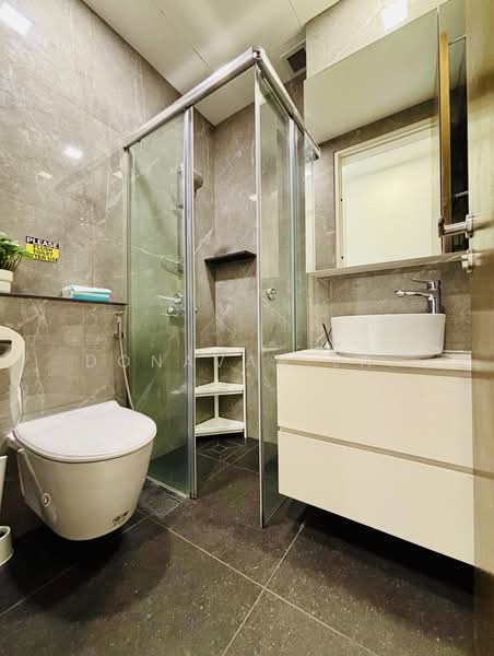 Balmoral Heights, 8 Balmoral Crescent, Room Rental, 120 sqft, Apartment For Rent, by Donavan Lai, 500130622 - Bathroom - PropertyGuru.com.sg