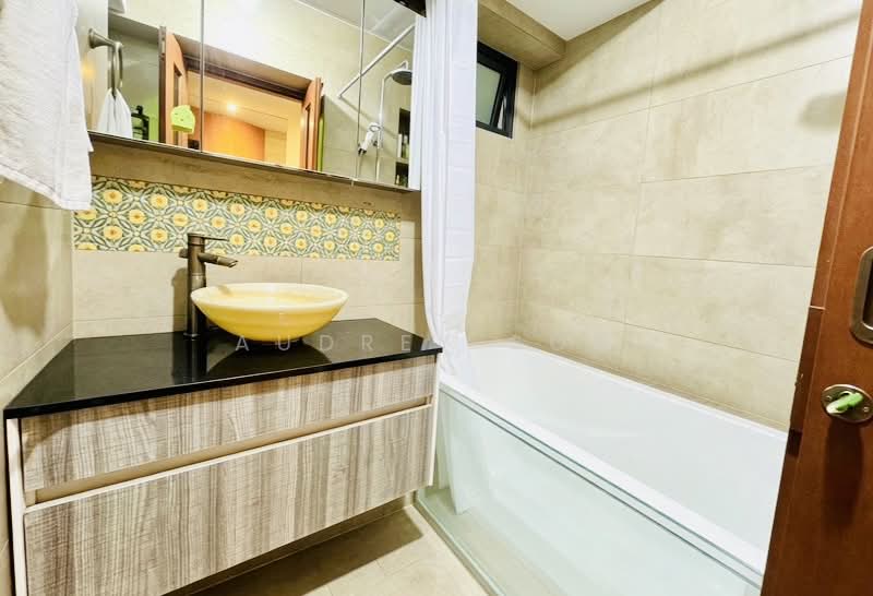 88 Dawson Road, 88 Dawson Road, 3 Bedrooms, 893 sqft, HDB Flat For Sale, by Audrey Soo, 500130628 - Bathroom - PropertyGuru.com.sg