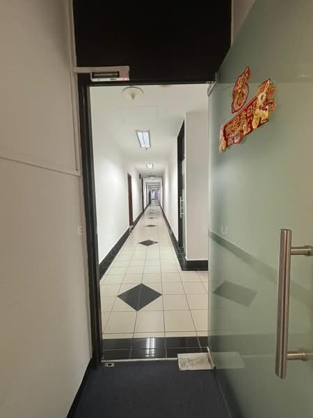 Parklane Shopping Mall, 35 Selegie Road, 608 sqft, Office For Sale, by Eileen Au, 500130632 - Corridor - CommercialGuru.com.sg