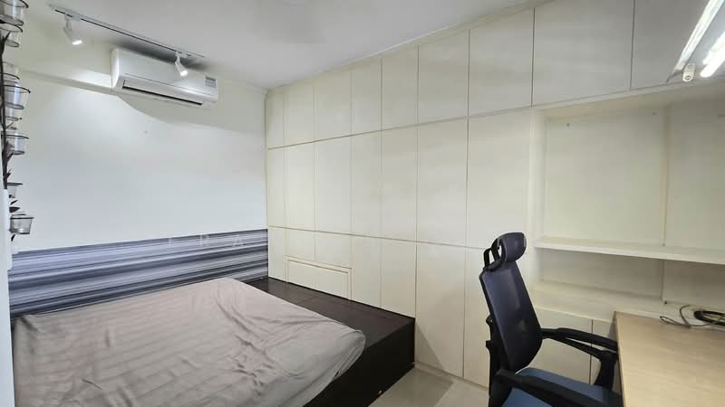 339 Clementi Avenue 5, 339 Clementi Avenue 5, 2 Bedrooms, 721 sqft, HDB Flat For Rent, by Francis Chin, 500130643 - Bedroom - PropertyGuru.com.sg
