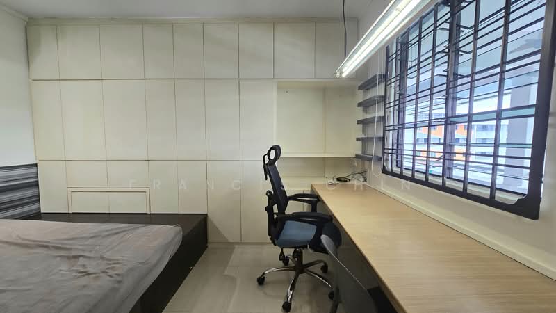339 Clementi Avenue 5, 339 Clementi Avenue 5, 2 Bedrooms, 721 sqft, HDB Flat For Rent, by Francis Chin, 500130643 - Bedroom - PropertyGuru.com.sg
