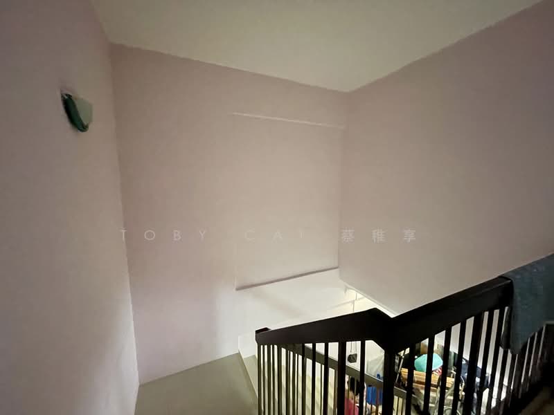 110 Mcnair Road, 110 Mcnair Road, 4 Bedrooms, 1,550 sqft, HDB Flat For Sale, by Toby Cai 蔡稚享, 500130661 - Staircase - PropertyGuru.com.sg