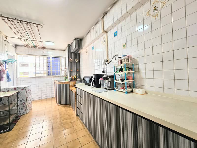 610 Yishun Street 61, 610 Yishun Street 61, 3 Bedrooms, 904 sqft, HDB Flat For Sale, by Mindy Wong, 500130691 - Kitchen - PropertyGuru.com.sg