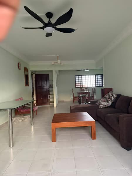 240 Yishun Ring Road, 240 Yishun Ring Road, 2 Bedrooms, 3,000 sqft, HDB Flat For Rent, by Alex Alex, 500130694 - Living Room - PropertyGuru.com.sg
