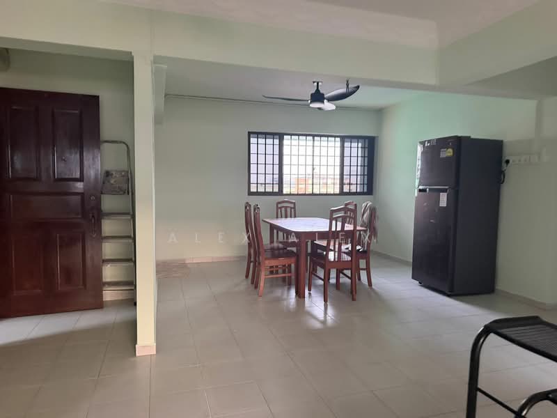 240 Yishun Ring Road, 240 Yishun Ring Road, 2 Bedrooms, 3,000 sqft, HDB Flat For Rent, by Alex Alex, 500130694 - Dining Room - PropertyGuru.com.sg