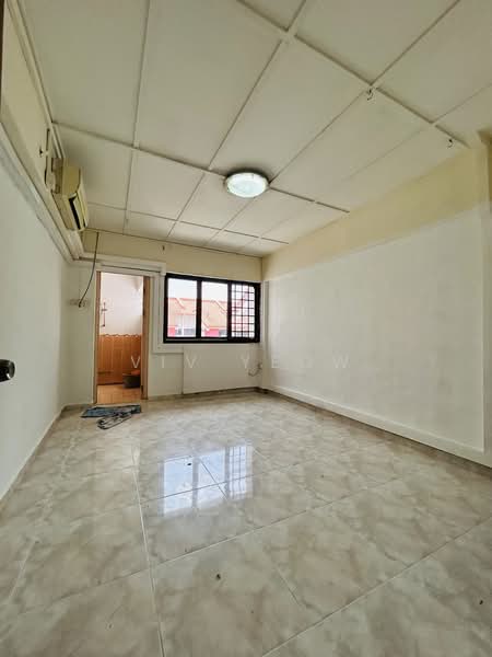 349 Jurong East Avenue 1, 349 Jurong East Avenue 1, 2 Bedrooms, 936 sqft, HDB Flat For Sale, by Viv Yeow, 500130701 - Interior - PropertyGuru.com.sg