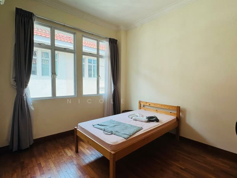 Beechwood Terrace, Beechwood Grove, 7 Bedrooms, 4,470 sqft, Terraced House For Rent, by Nicole Lin, 500130709 - Bedroom - PropertyGuru.com.sg