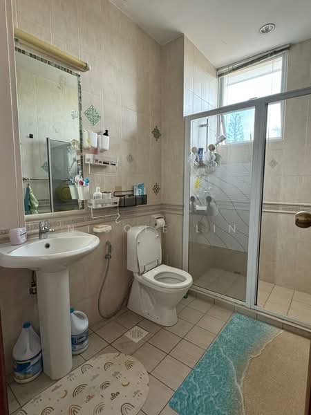 Beechwood Terrace, Beechwood Grove, 7 Bedrooms, 4,470 sqft, Terraced House For Rent, by Nicole Lin, 500130709 - Bathroom - PropertyGuru.com.sg