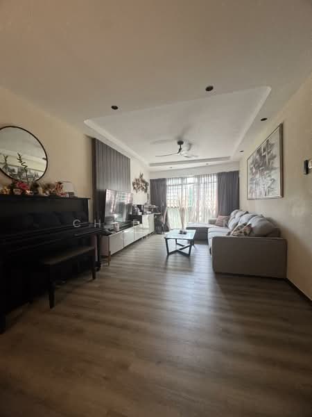 458 Choa Chu Kang Avenue 4, 458 Choa Chu Kang Avenue 4, 3 Bedrooms, 1,323 sqft, HDB Flat For Sale, by Chee Chin Chin, 500130713 - Living Room - PropertyGuru.com.sg