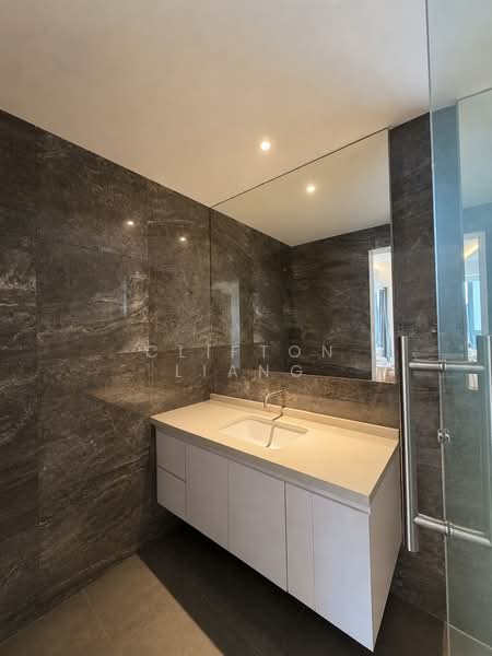 Urbana, 1 River Valley Close, 2 Bedrooms, 1,012 sqft, Condominium For Rent, by Clifton Liang, 500130719 - Bathroom - PropertyGuru.com.sg