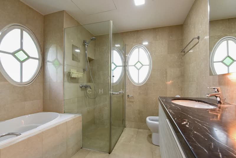 Gentle Drive Bungalow, , 5 Bedrooms, 7,382 sqft, Bungalow House For Rent, by CHEN ., 500130724 - Bathroom - PropertyGuru.com.sg