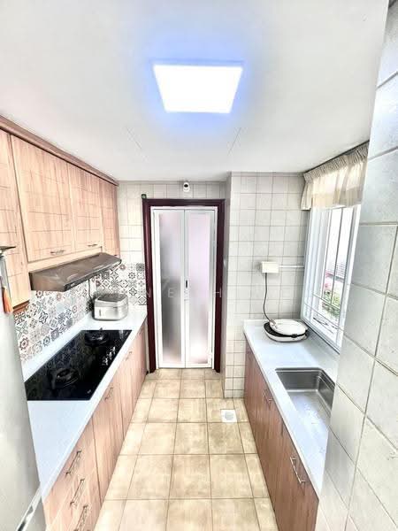 The Tropica, 61 Tampines Avenue 1, Pasir Ris / Tampines, 2 Bedrooms, 990 sqft, Condominium For Sale, by Kenneth Yeo, 500130739 - Kitchen - PropertyGuru.com.sg