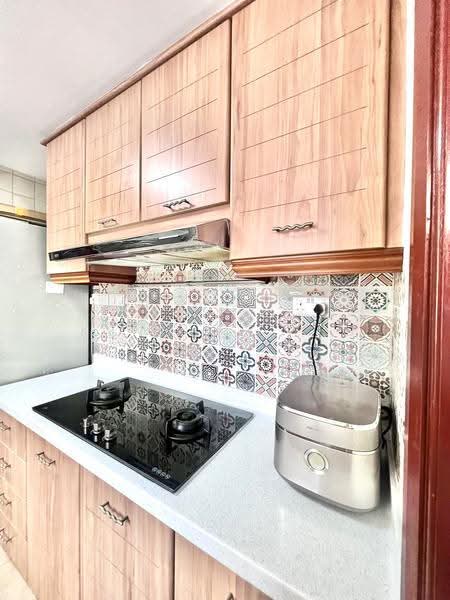 The Tropica, 61 Tampines Avenue 1, Pasir Ris / Tampines, 2 Bedrooms, 990 sqft, Condominium For Sale, by Kenneth Yeo, 500130739 - Kitchen - PropertyGuru.com.sg
