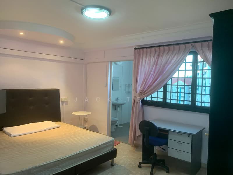 305 Jurong East Street 32, 305 Jurong East Street 32, 3 Bedrooms, 1,400 sqft, HDB Flat For Rent, by Jack Teo, 500130745 - Bedroom - PropertyGuru.com.sg