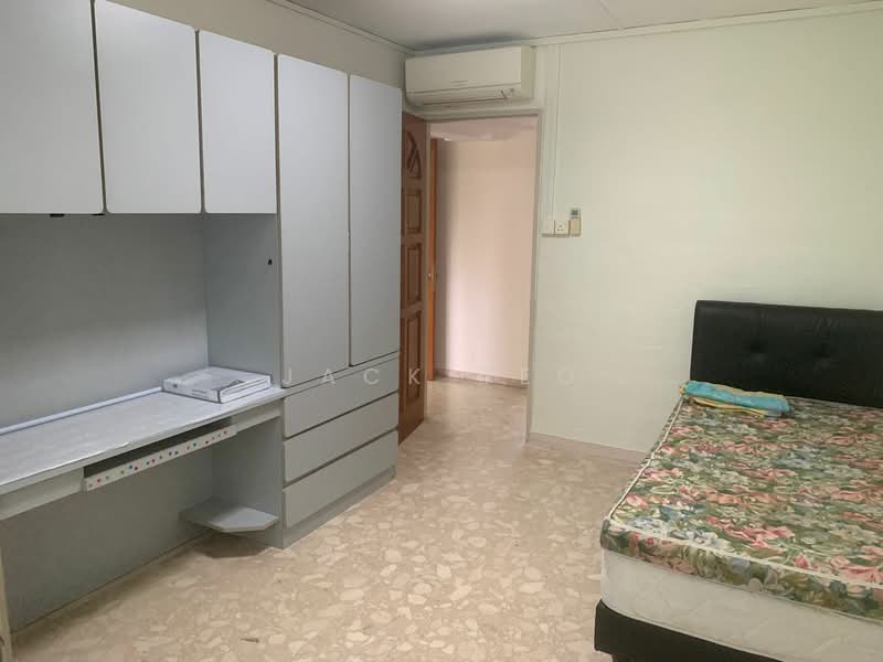 305 Jurong East Street 32, 305 Jurong East Street 32, 3 Bedrooms, 1,400 sqft, HDB Flat For Rent, by Jack Teo, 500130745 - Bedroom - PropertyGuru.com.sg