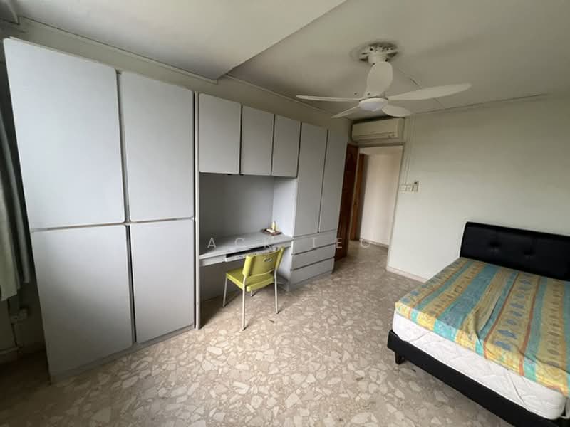 305 Jurong East Street 32, 305 Jurong East Street 32, 3 Bedrooms, 1,400 sqft, HDB Flat For Rent, by Jack Teo, 500130745 - Bedroom - PropertyGuru.com.sg