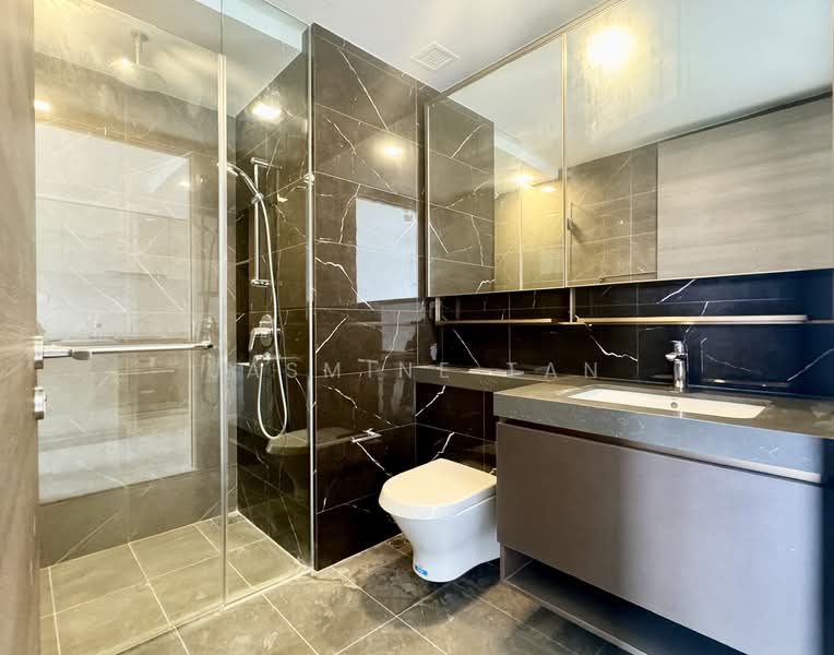 The Florence Residences, 97 Hougang Avenue 2, 1 Bedroom, 484 sqft, Condominium For Sale, by Jasmine Tan, 500130757 - Bathroom - PropertyGuru.com.sg