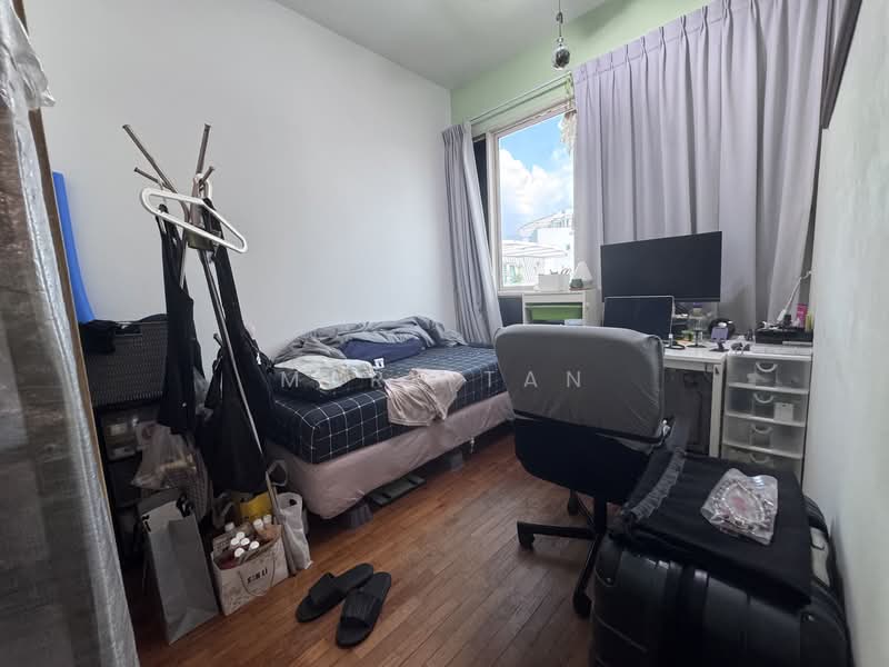 Sunglade, 1 Serangoon Avenue 2, 3 Bedrooms, 1,163 sqft, Condominium For Sale, by Mark Tan, 500130773 - Bedroom - PropertyGuru.com.sg
