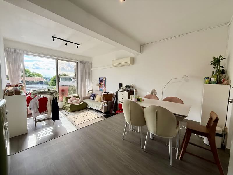 Watten Hill Condo, 85 Watten Estate Road, 3 Bedrooms, 1,044 sqft, Condominium For Sale, by Lynn Er, 500130774 - Living Room - PropertyGuru.com.sg