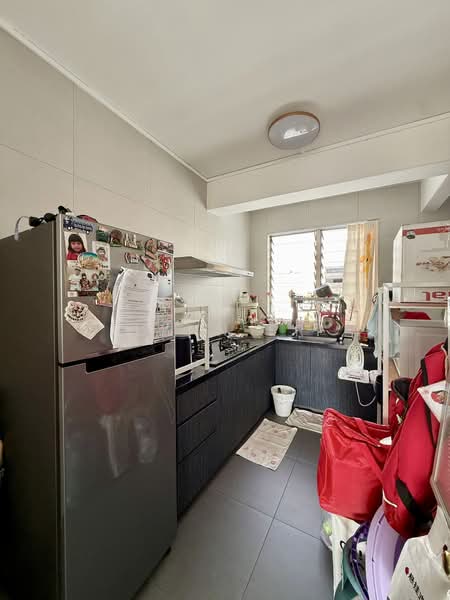 Watten Hill Condo, 85 Watten Estate Road, 3 Bedrooms, 1,044 sqft, Condominium For Sale, by Lynn Er, 500130774 - Kitchen - PropertyGuru.com.sg