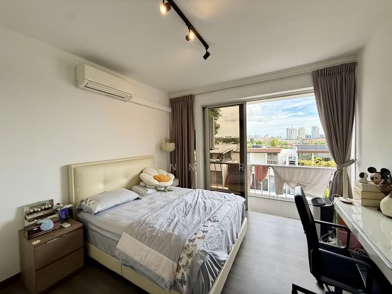 Watten Hill Condo, 85 Watten Estate Road, 3 Bedrooms, 1,044 sqft, Condominium For Sale, by Lynn Er, 500130774 - Bedroom - PropertyGuru.com.sg