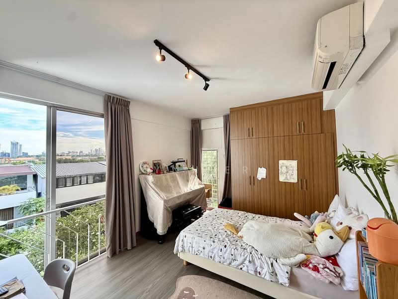 Watten Hill Condo, 85 Watten Estate Road, 3 Bedrooms, 1,044 sqft, Condominium For Sale, by Lynn Er, 500130774 - Bedroom - PropertyGuru.com.sg