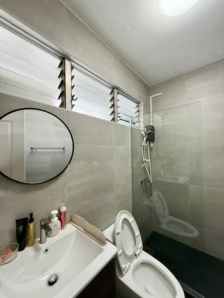 Watten Hill Condo, 85 Watten Estate Road, 3 Bedrooms, 1,044 sqft, Condominium For Sale, by Lynn Er, 500130774 - Bathroom - PropertyGuru.com.sg