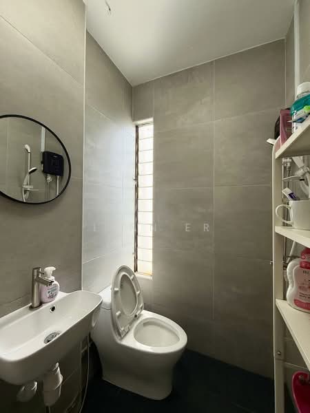 Watten Hill Condo, 85 Watten Estate Road, 3 Bedrooms, 1,044 sqft, Condominium For Sale, by Lynn Er, 500130774 - Bathroom - PropertyGuru.com.sg